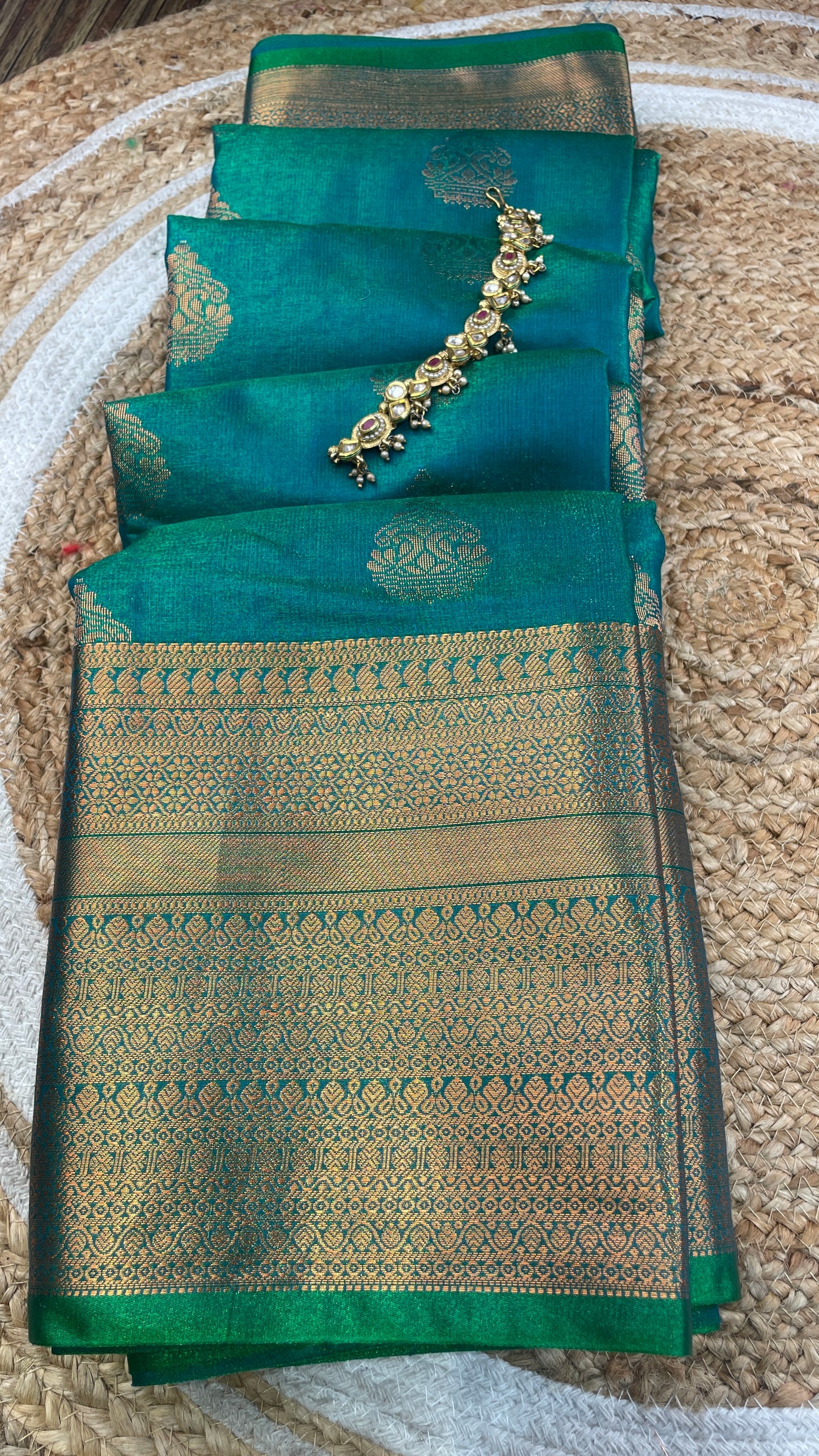 SEMI SILK GAYATRI - V1 code : 056