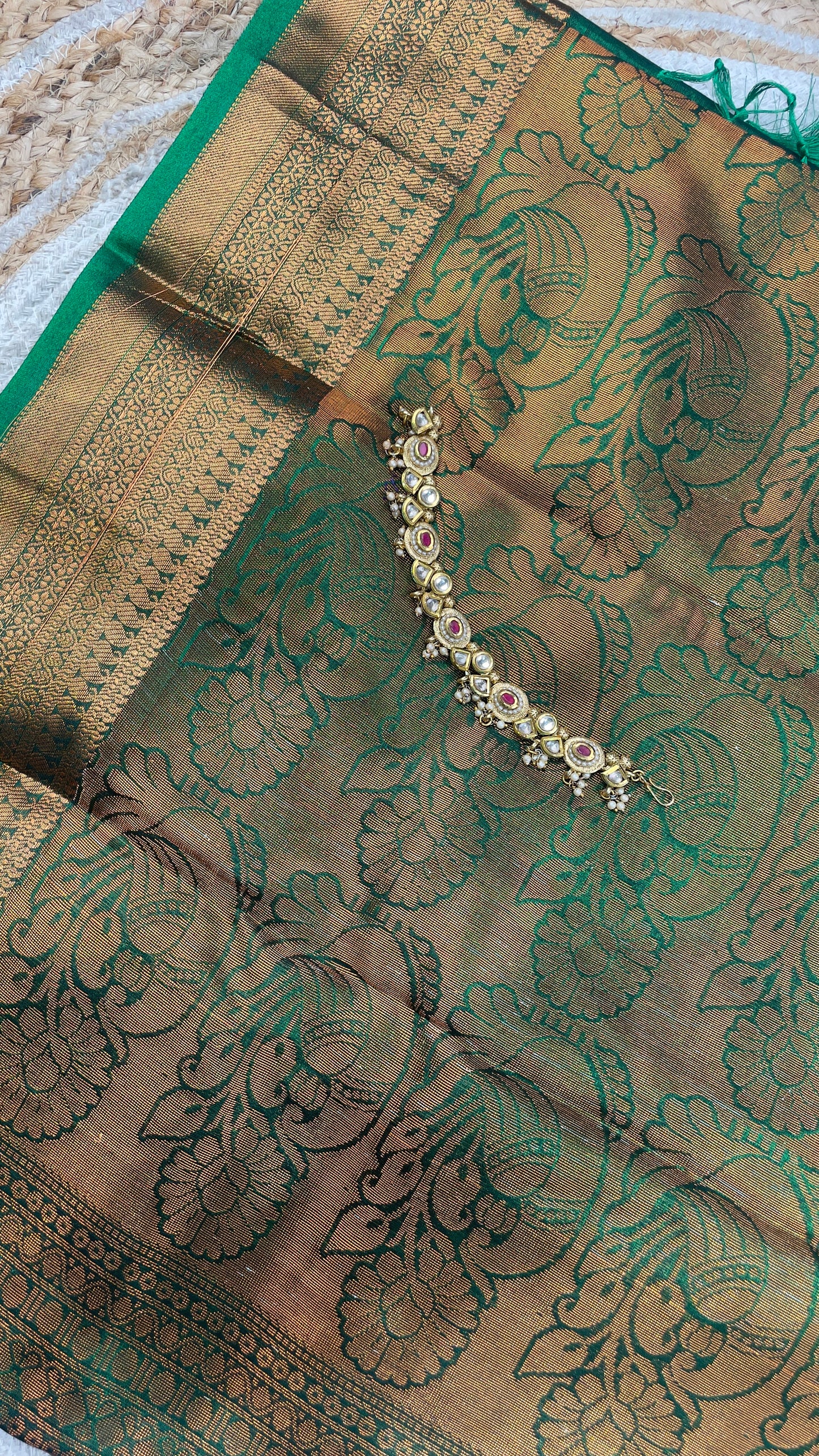 SEMI SILK GAYATRI - V4 code : 059