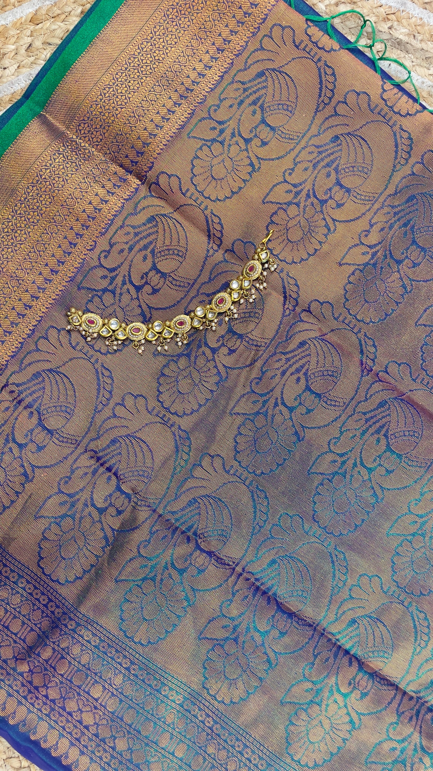 SEMI SILK GAYATRI - V6 code : 061