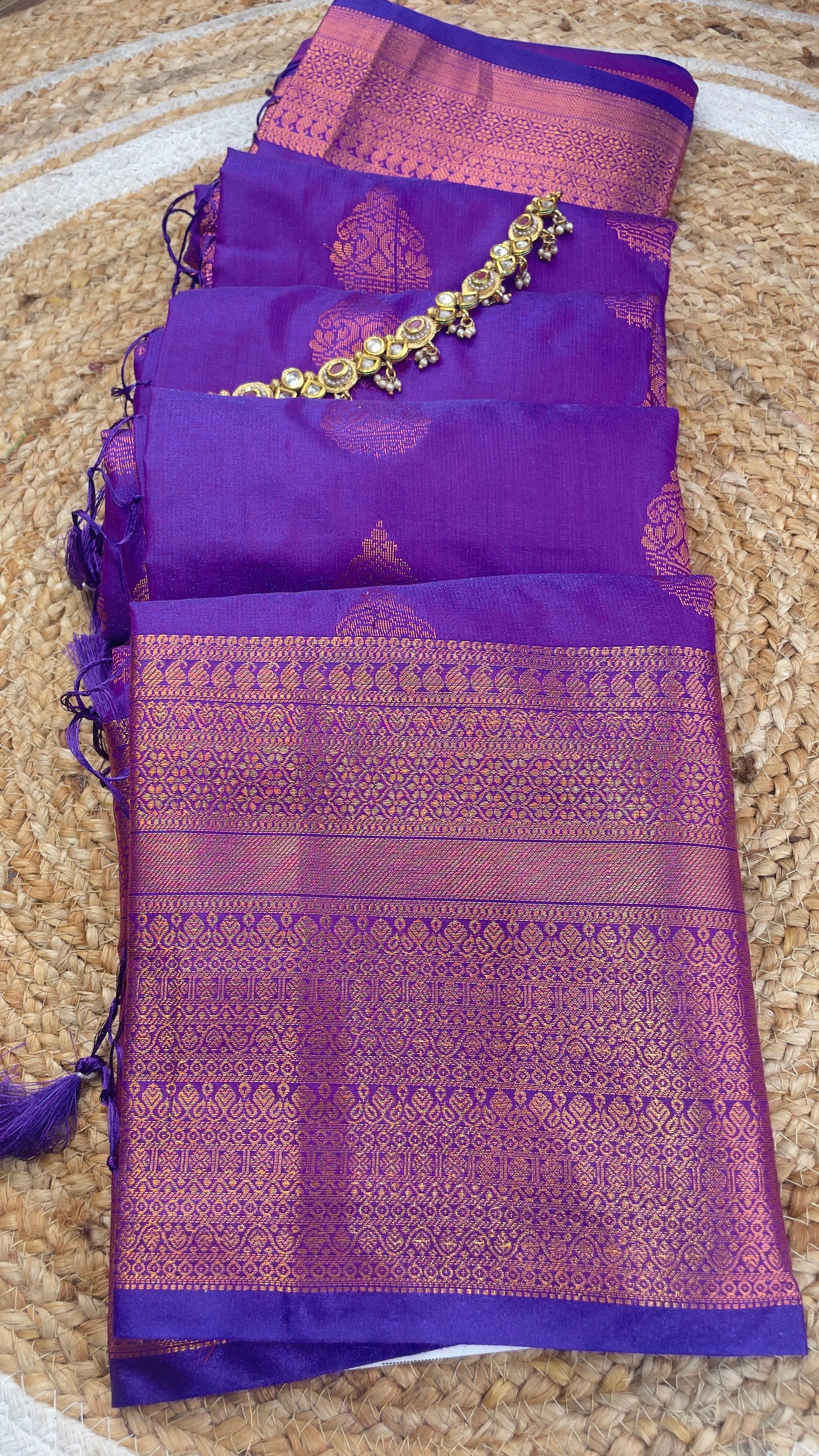 SEMI SILK GAYATRI - V7 code : 062